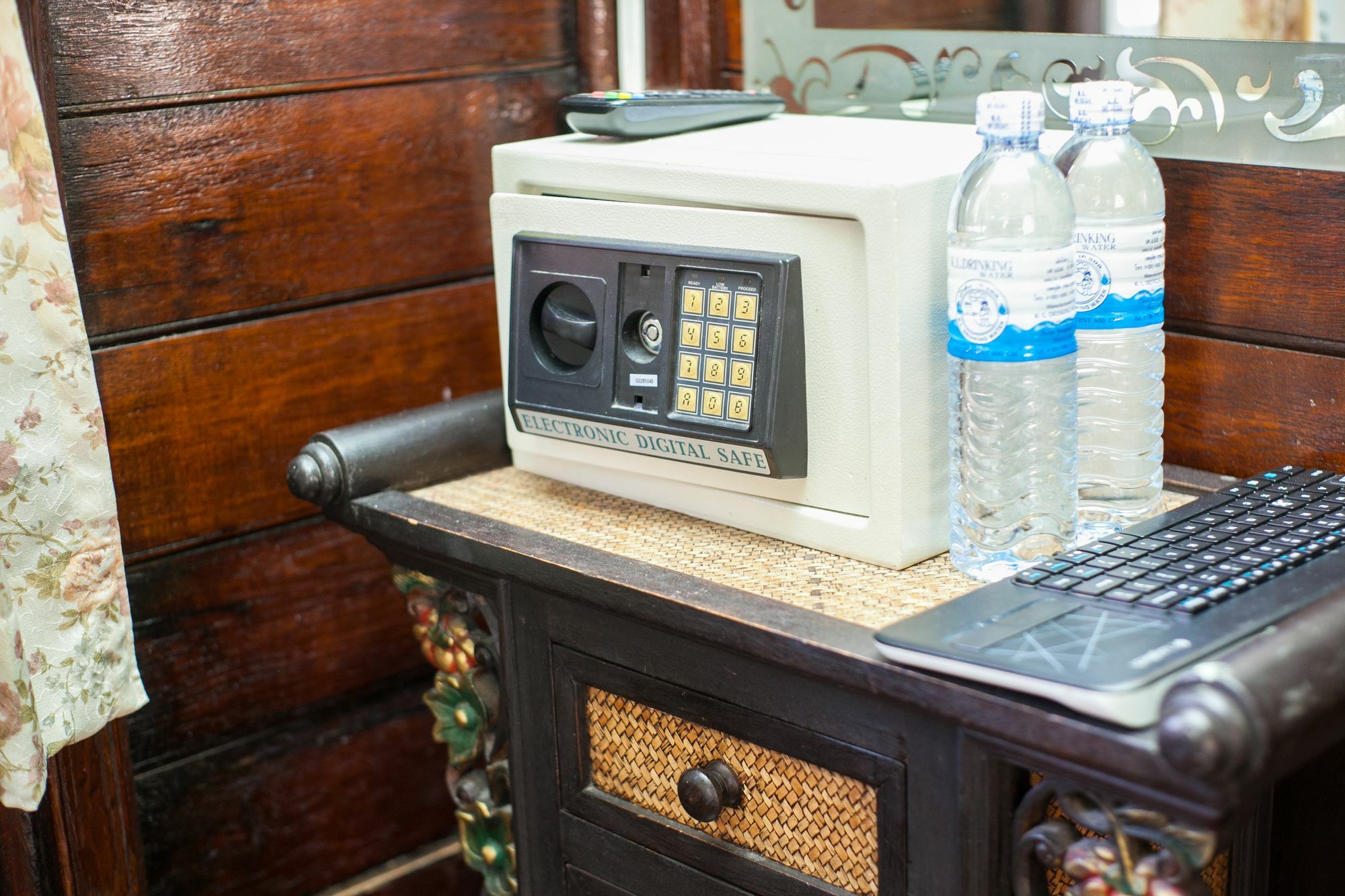 Hotel Laksameenarai - Hostel/backpacker 2*